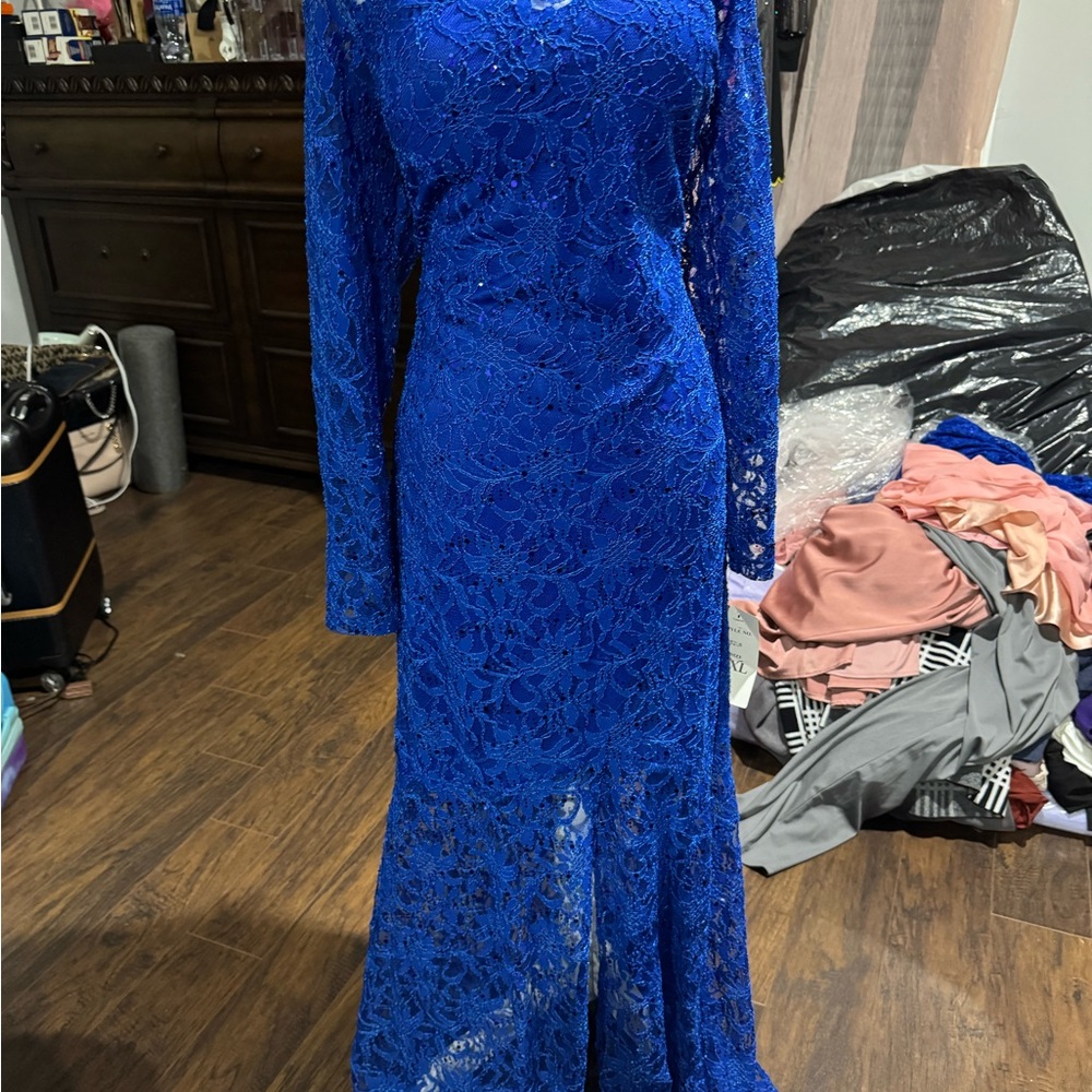 Vibrant Royal Blue Lace Long Sleeve Dress